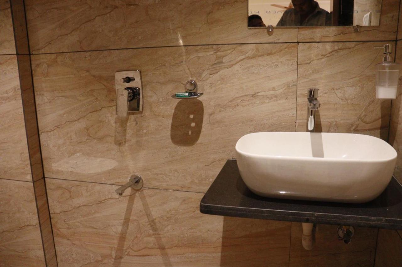 Hotel Candor Amigo Airoli Mind Space Navi Mumbai Dış mekan fotoğraf