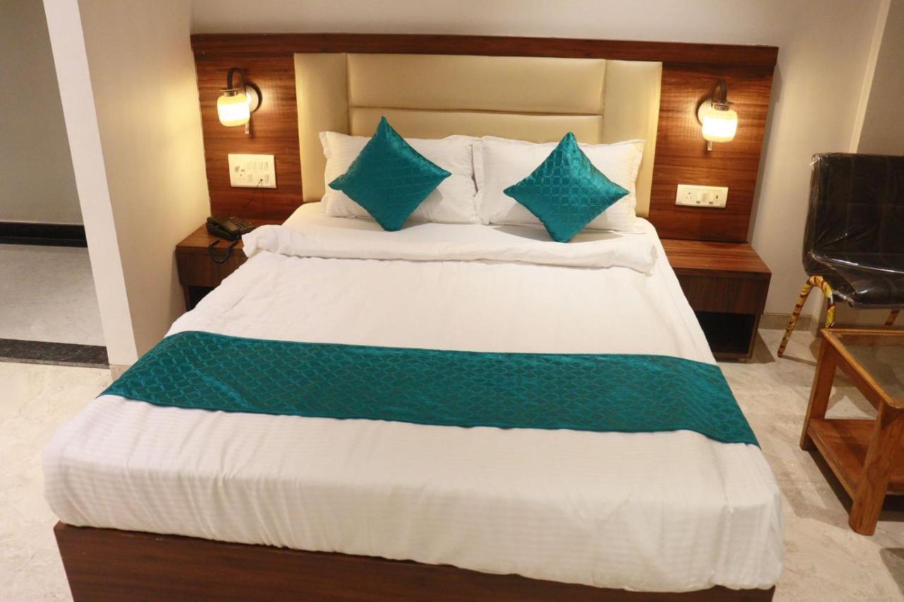 Hotel Candor Amigo Airoli Mind Space Navi Mumbai Dış mekan fotoğraf