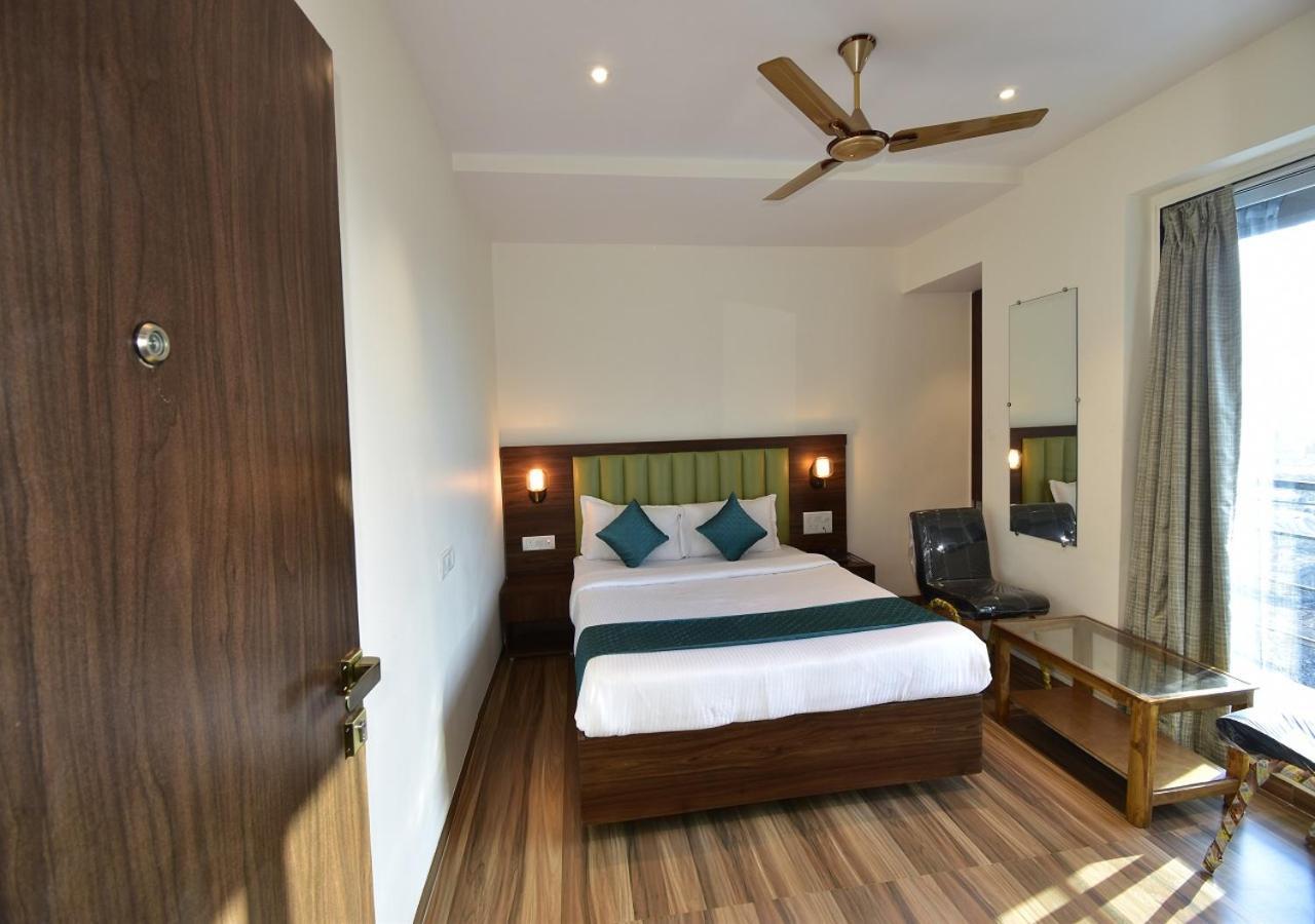 Hotel Candor Amigo Airoli Mind Space Navi Mumbai Dış mekan fotoğraf