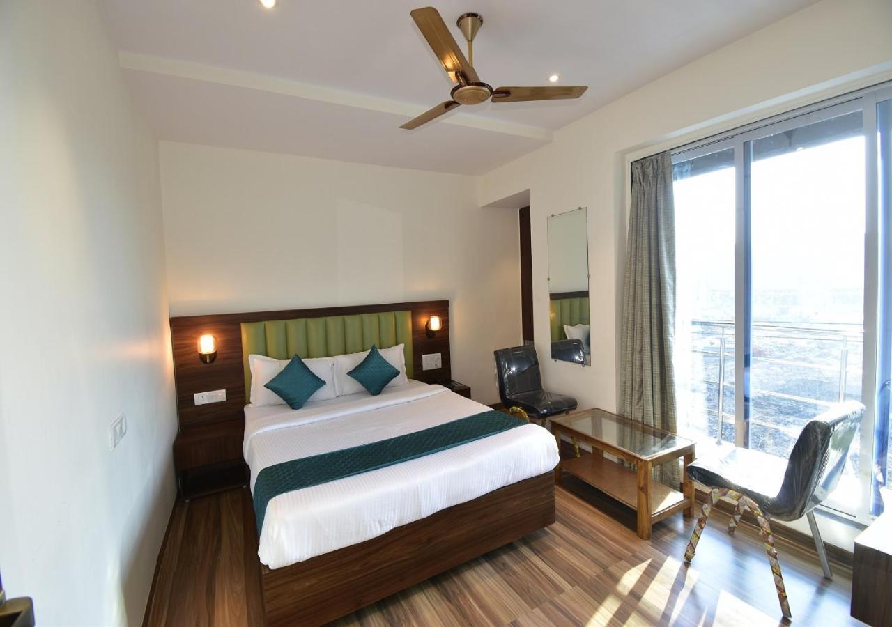 Hotel Candor Amigo Airoli Mind Space Navi Mumbai Dış mekan fotoğraf