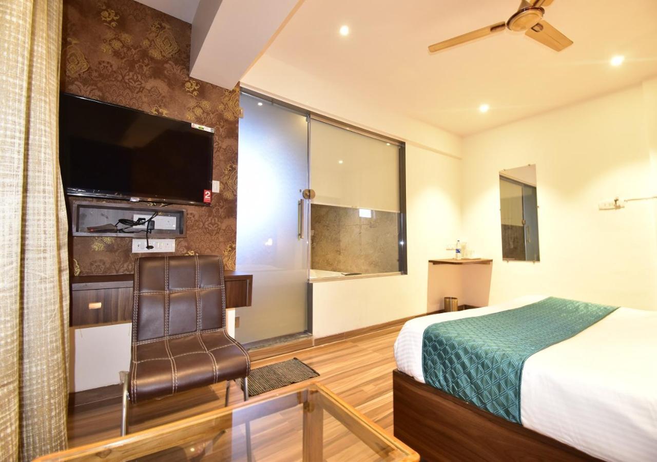 Hotel Candor Amigo Airoli Mind Space Navi Mumbai Dış mekan fotoğraf