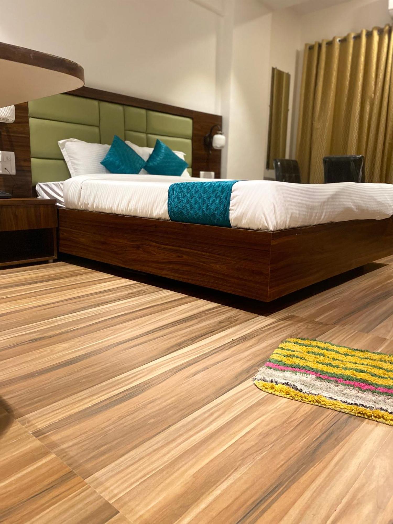 Hotel Candor Amigo Airoli Mind Space Navi Mumbai Dış mekan fotoğraf